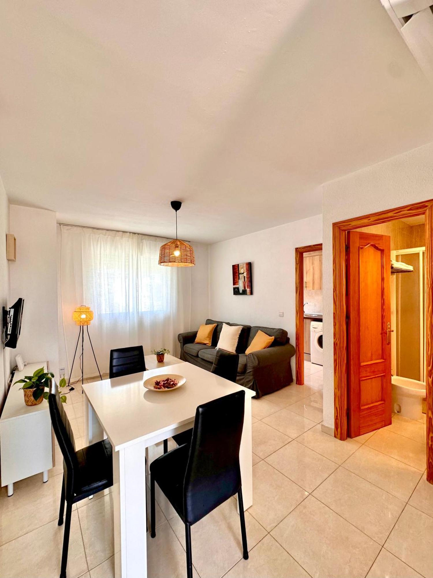 Apartamentos J&K Torremolinos Exterior photo